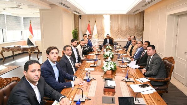 وزير الشباب والرياضة