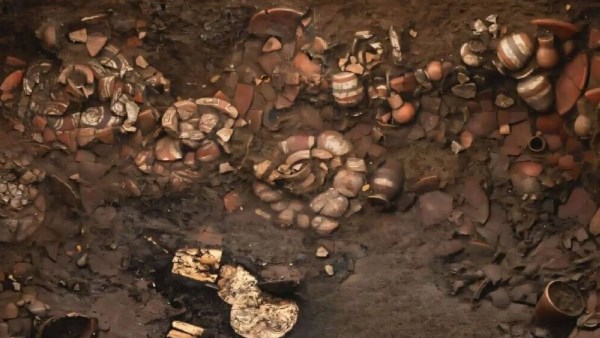 مقبرة الذهب المفقودة.. اكتشاف أثري مذهل يكشف أسرار نخبة قبل ألف عام مقبرة الذهب المفقودة.. اكتشاف أثري مذهل يكشف أسرار نخبة قبل ألف عام