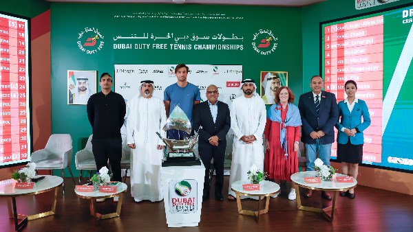 32 لاعبا يخوضون منافسة شرسة في بطولة دبي الدولية للتنس 32 لاعبا يخوضون منافسة شرسة في بطولة دبي الدولية للتنس