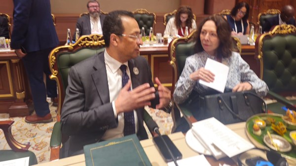 وزير الاتصالات 