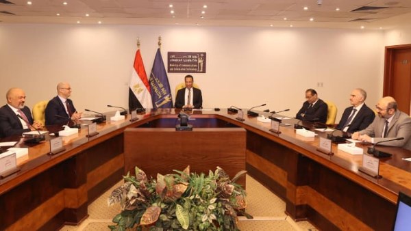 وزير الاتصالات 