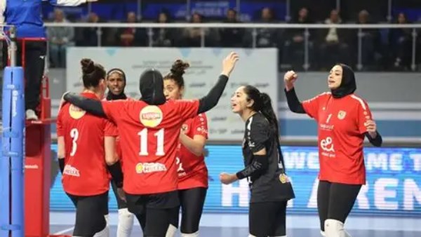 طائرة سيدات الأهلي 