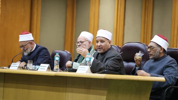 أكاديمية الأزهر العالمية تنظم ندوة تحويل القبلة.. وتكرّم المشاركين في الدورة لإعداد الدعاة
