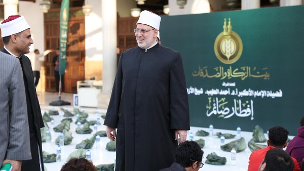 بواقع 7 آلاف وجبة.. وكيل الأزهر يتفقد تجهيزات إفطار بيت الزكاة والصدقات الجماعي بالجامع الأزهر في أول أيام شهر رمضان