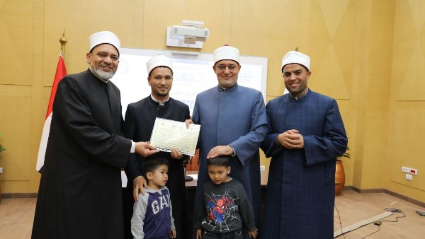 مركز التدريب بدار الإفتاء المصرية يعلن تخريج دفعة جديدة من البرنامج الدائم للوافدين لعام 2025م