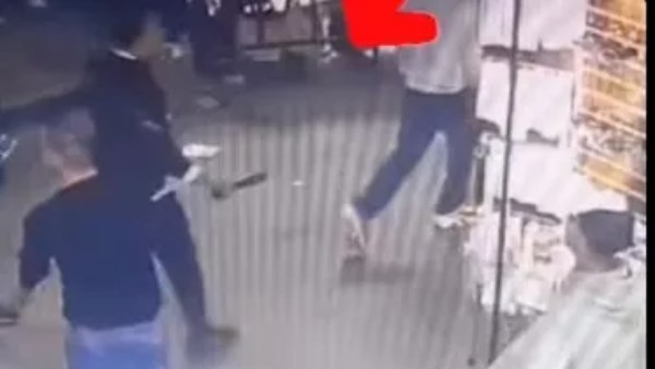 لقطة من فيديو المشاجرة 