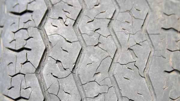 تعفن إطارات السيارات 