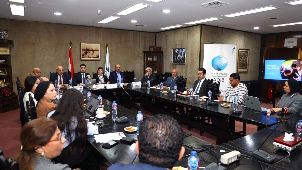 رجال الأعمال المصريين تبحث دور الذكاء الاصطناعي في استدامة الأعمال وتطوير قطاع العقارات 