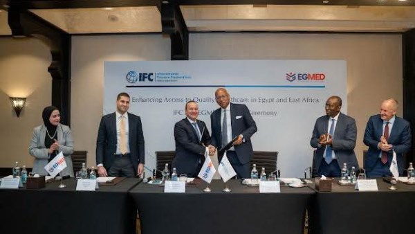 خلال المؤتمر