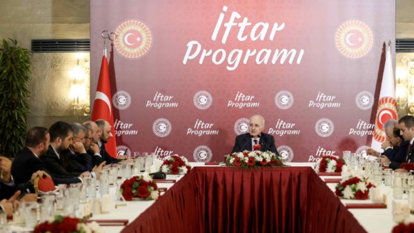 رئيس البرلمان التركي: نبذل جهودا دبلوماسية مكثفة لمنع أي هجوم على إيران