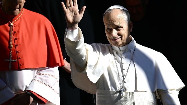 البابا لاوون الرابع عشر 