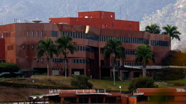 مبعوثة أمريكية تصل إلى فنزويلا لإعادة فتح السفارة بعد 7 سنوات من القطيعة