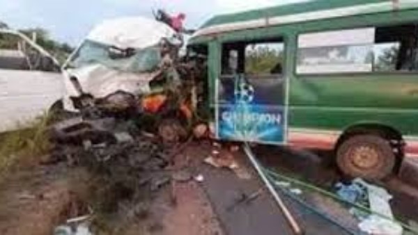 كوت ديفوار : مصرع 14 شخصا وإصابة 21 في حادث سير شمالي البلاد