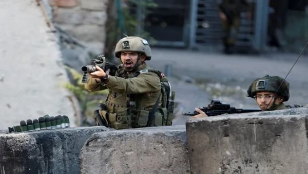 استشهاد شابين فلسطينيين برصاص الاحتلال الإسرائيلي بقطاع غزة والضفة الغربية