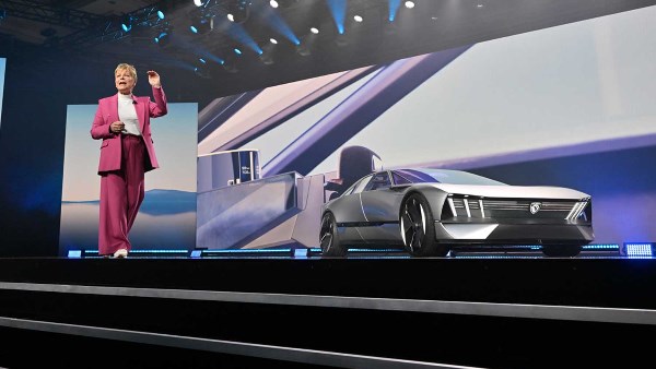 ستيلانتيس تتكبد خسائر بـ 19 مليار جنيه إسترليني بعد التراجع عن التوسع في السيارات الكهربائية