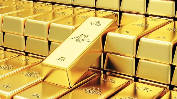 الذهب يتخلى عن مكاسبه وسط ترقب بيانات اقتصادية أمريكية