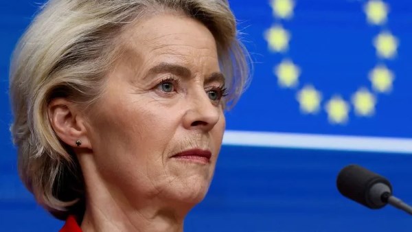 فون دير لاين تدعو لتبسيط لوائح الشركات لتعزيز تنافسية الاتحاد الأوروبي