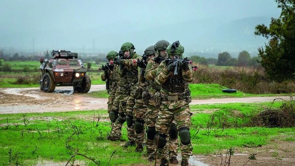 صحيفة: اليونان تعتزم الانضمام إلى قوات حفظ السلام الدولية في غزة