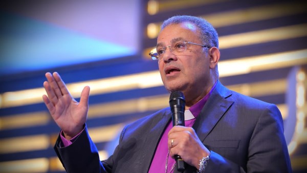 رئيس الطائفة الإنجيلية يهنئ الرئيس السيسي والمصريين بمناسبة قرب حلول شهر رمضان