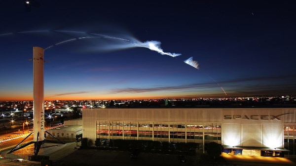 بلومبيرج: "سبيس إكس" في سباق البنتاجون لتقنيات الدرونز الذكية