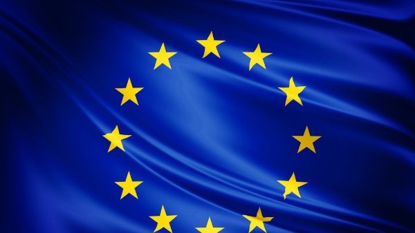 مفوض التجارة الأوروبي يدعو إلى الموافقة على الاتفاق التجاري مع أمريكا