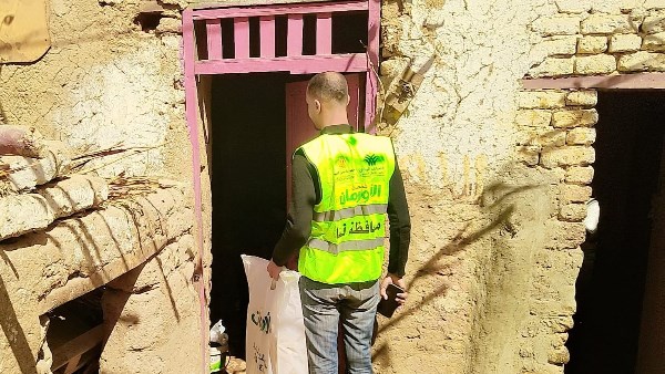 "جمعية الأورمان": توزيع 400 لحاف وبطانية على الأكثر احتياجا في قنا
