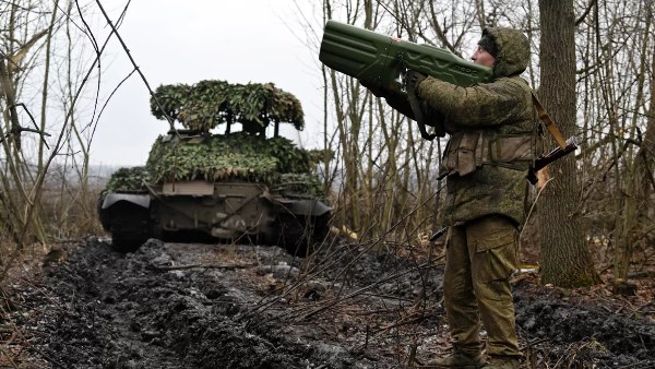 القوات الروسية تسقط 17 مسيرة أوكرانية خلال الليل