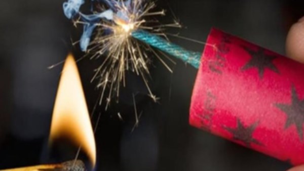 مع انتشارها في رمضان.. القانون يعاقب حيازة البمب والصواريخ بالإعدام والمؤبد| تفاصيل