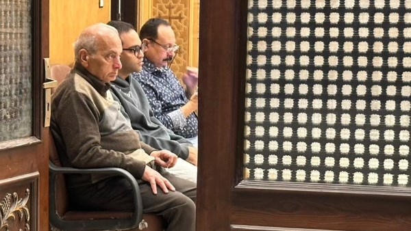 من عزاء شقيقة إميل شوقي