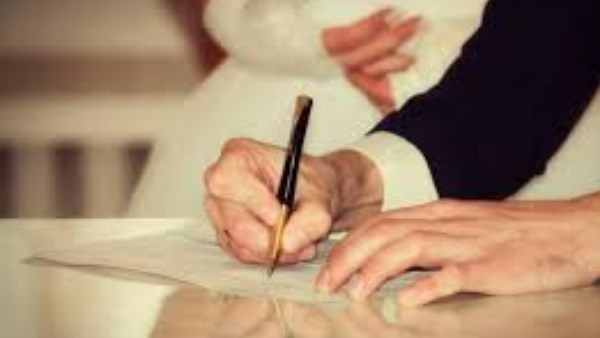 دماء على ورقة زواج عرفي 