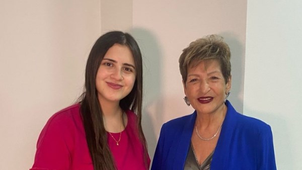 الفنانة ليلي عز العرب مع أوركيد سامي 