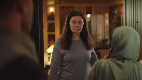 يسرا اللوزي