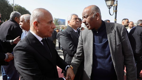 أحمد موسى ومصطفى بكري يشاركان في تشييع جنازة شقيقة النائب محمد أبو العينين