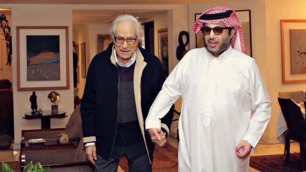 فاروق حسني خلال زيارة تركي آل الشيخ 