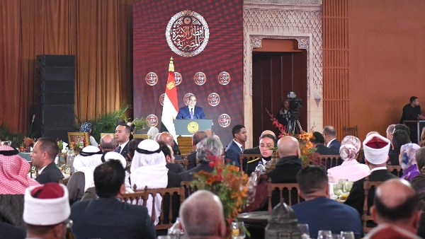 تحقيق الشفافية.. الرئيس السيسي يطالب الحكومة بتقديم الشرح اللازم لتكون كل الأمور واضحة