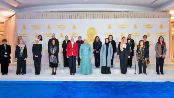 قرينة رئيس الجمهورية تكرم الملهمات