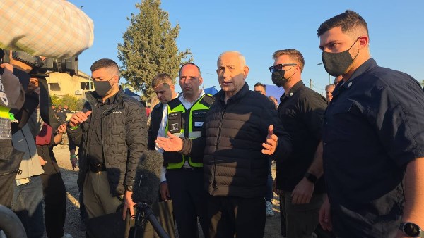 نتنياهو و رئيس الموساد 