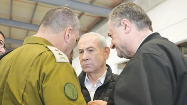 نتنياهو و وزير الدفاع الاسرائيلي و رئيس الاركان 