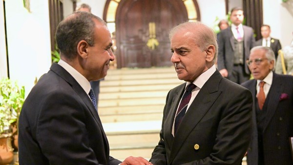 رئيس وزراء باكستان و وزير الخارجية