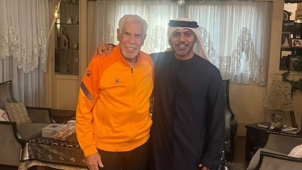 سفير الإمارات و الكابتن حسن شحاتة 