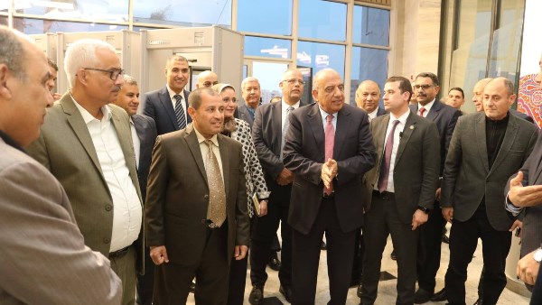 وزير الكهرباء 