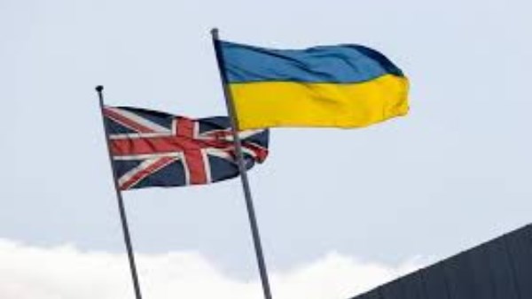 علم أوكرانيا وبريطانيا
