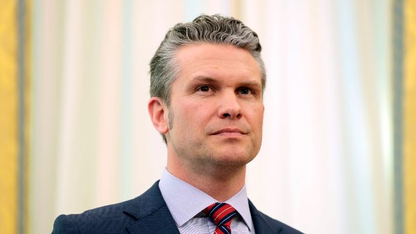 وزير الدفاع الأمريكي بيت هيجسيث