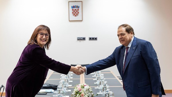 النائب محمد أبو العينين ومفوضية الاتحاد الأوروبي