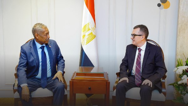 سفير السودان لدى القاهرة ووزير التخطيط المصري 