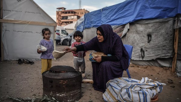 يوم المرأة العالمي.. جامعة الدول العربية تطالب بحماية النساء في النزاعات والحروب