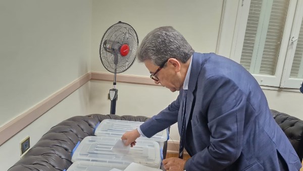 الدكتور مجدي حسن نقيب الأطباء البيطريين 