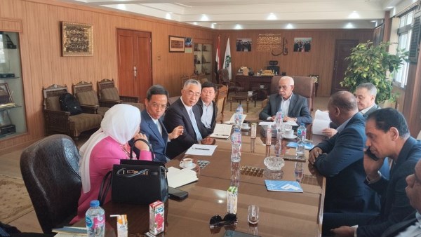 عبد المنعم الجمل يستقبل وفدا من مقاطعة تشجيانغ الصينية