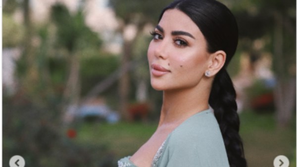  كارولين عزمي