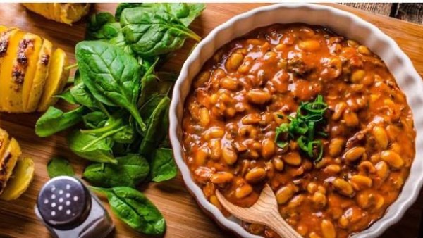 طبيب يحذر تناول الفول بهذه الطريقة يؤثر على القلب